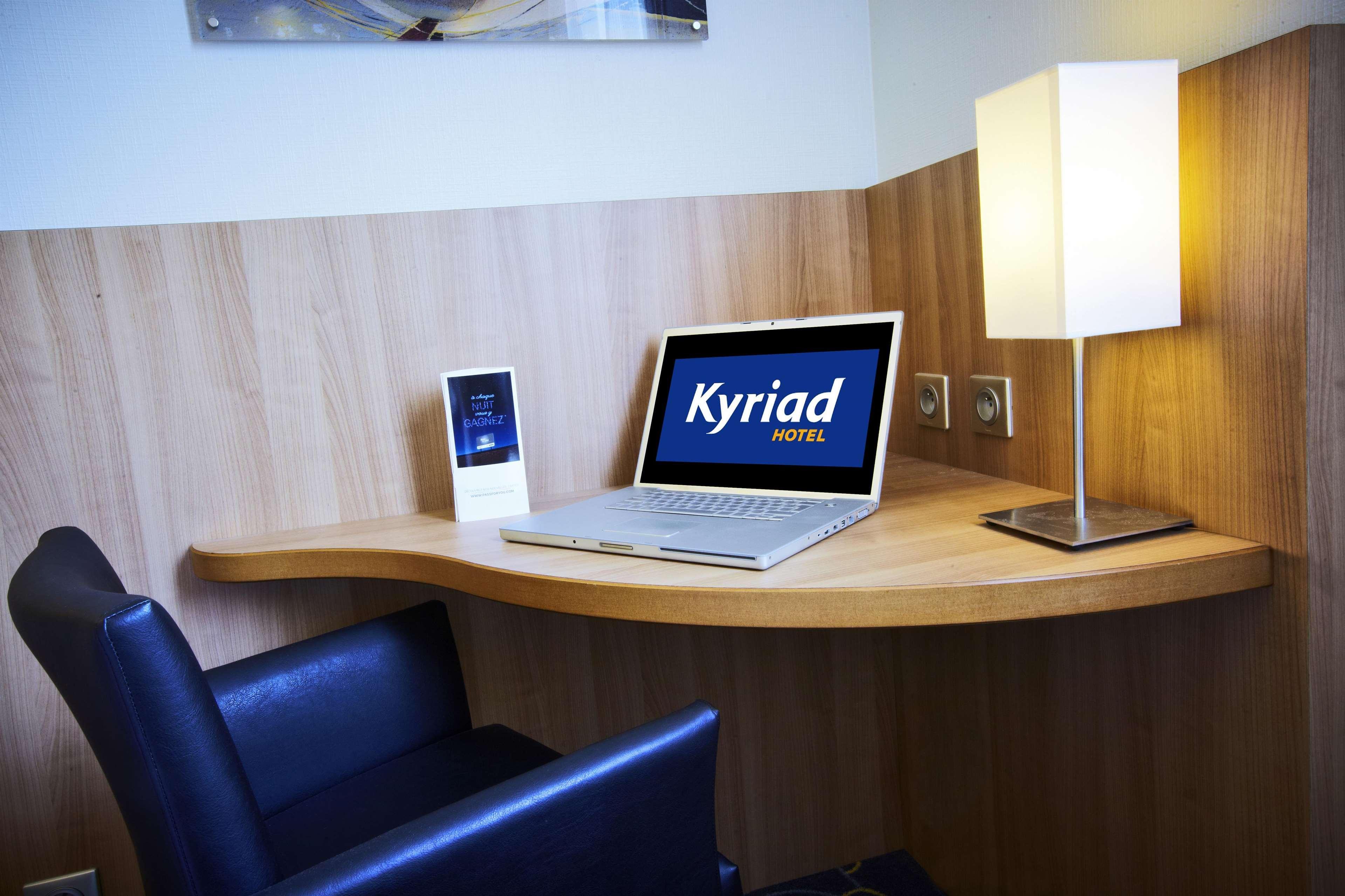 Kyriad Hotel Tours Centre Exterior foto